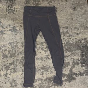 athleta gray xs leggings with minor pilling